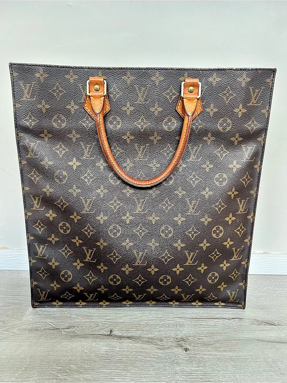 Louis Vuitton Sac Plat MonogramTote in Brown